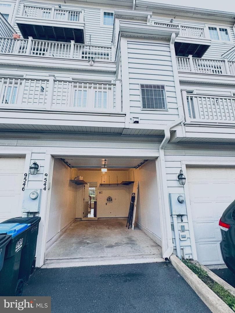 9544 Walker Way photo 12