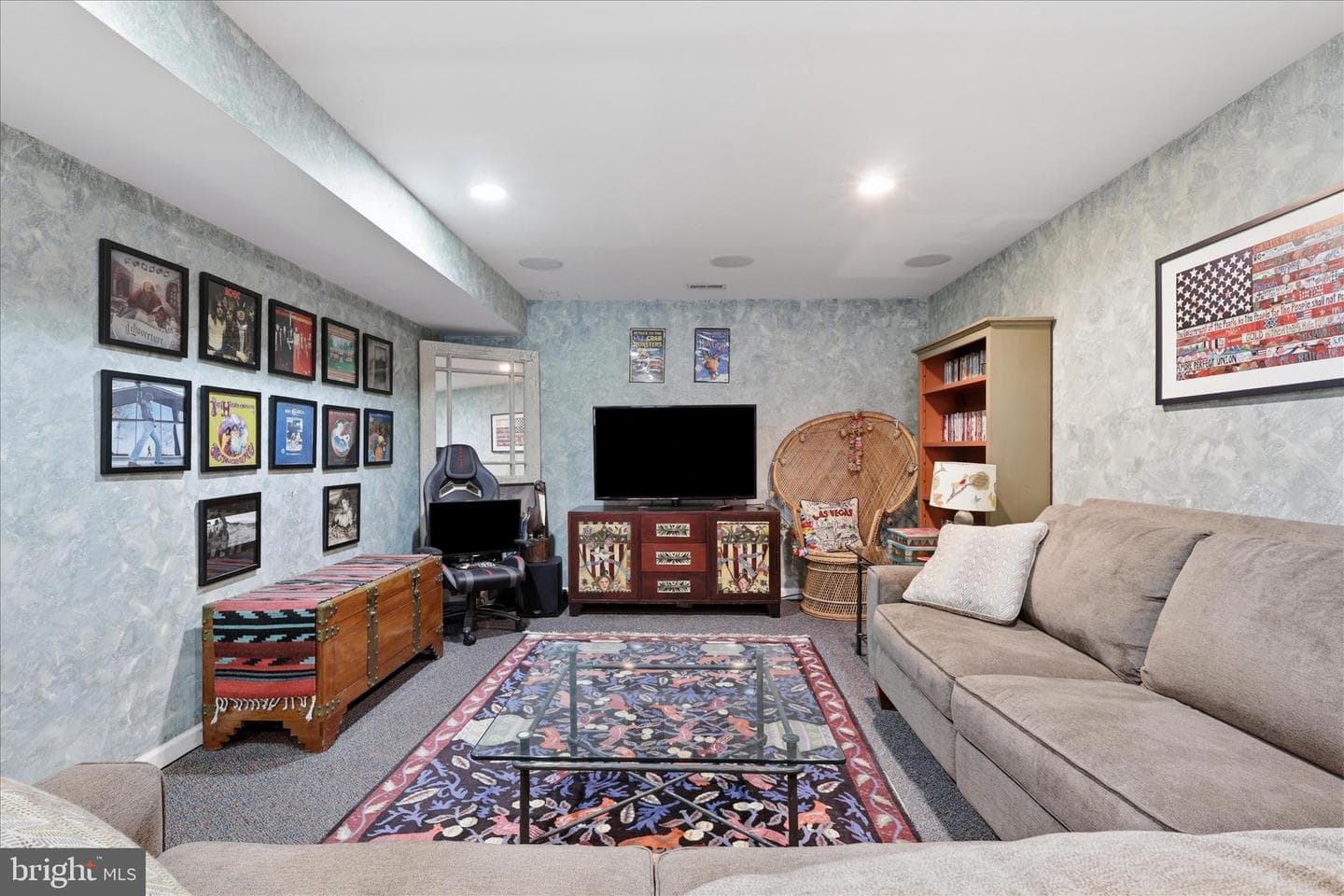 9411 Primrose Ln photo 30