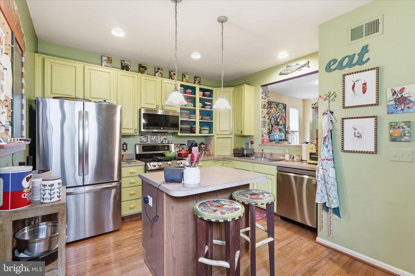 9411 Primrose Ln photo 8