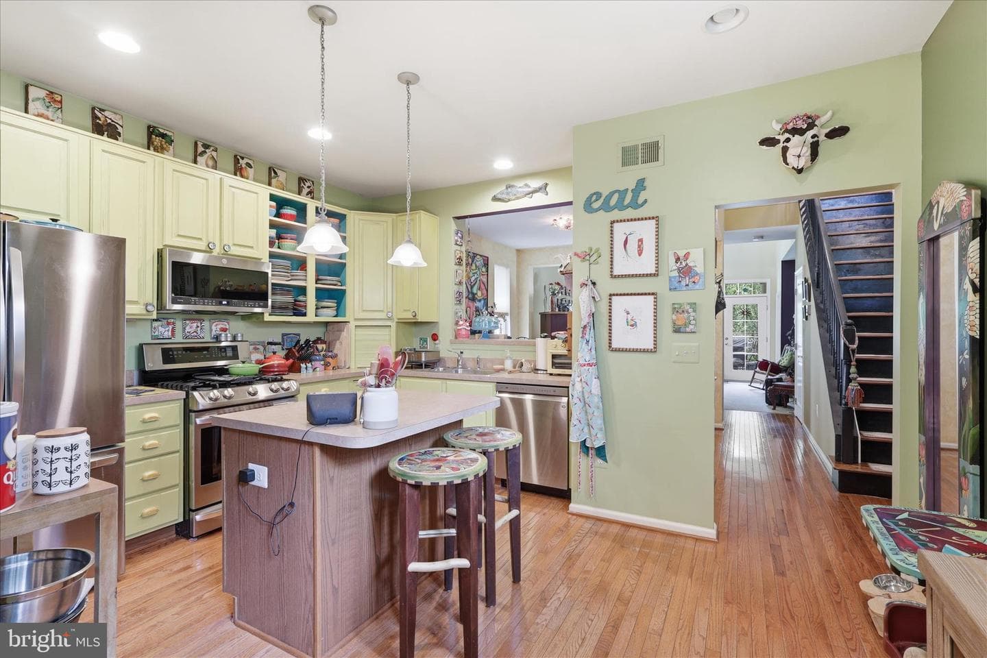 9411 Primrose Ln photo 9
