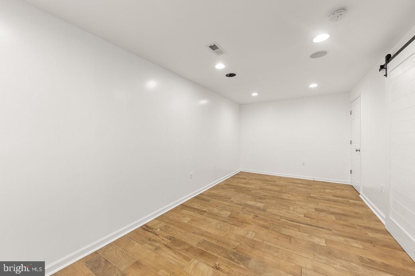 9201 Golf Court photo 29