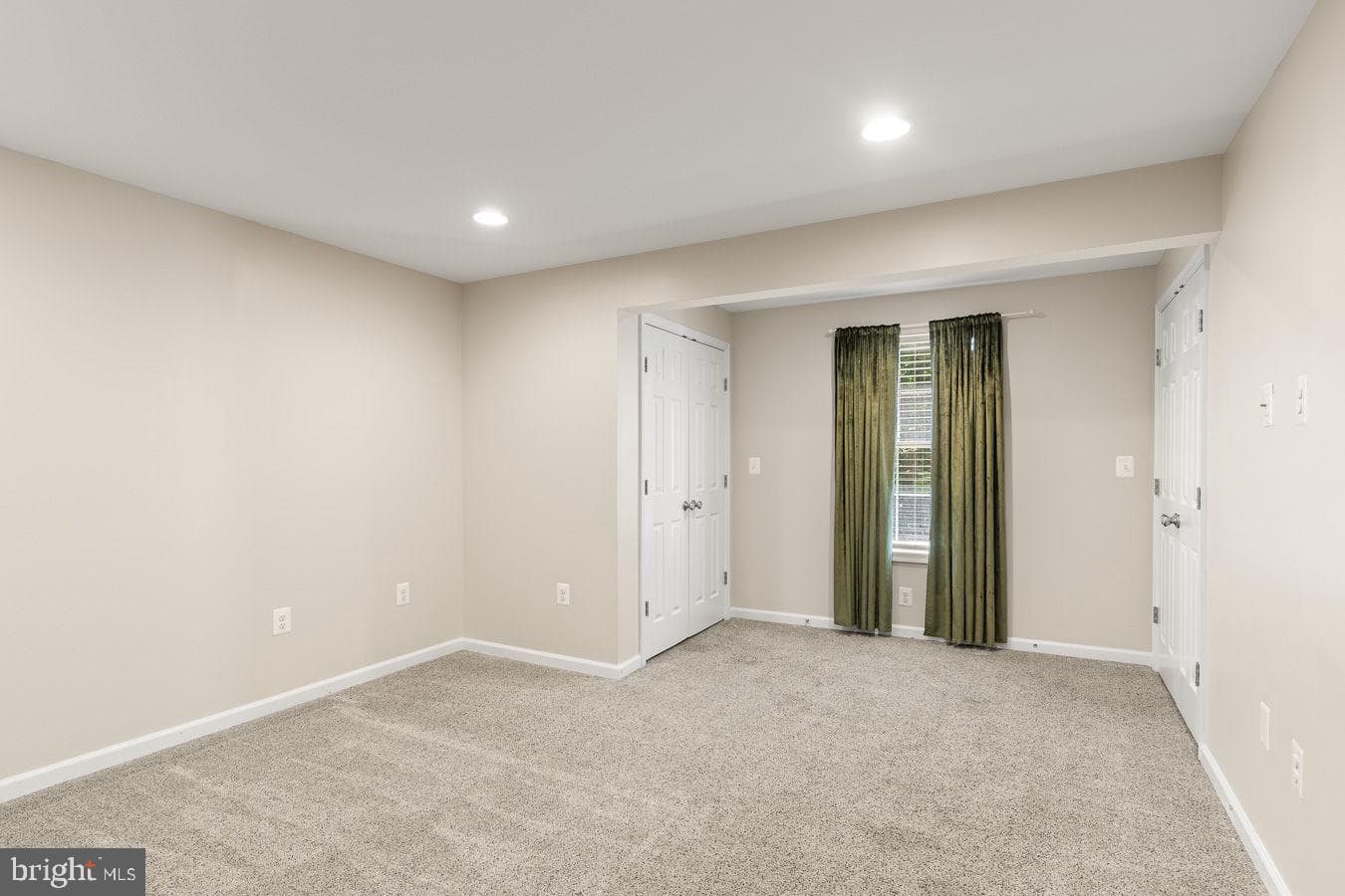 9201 Golf Court photo 36