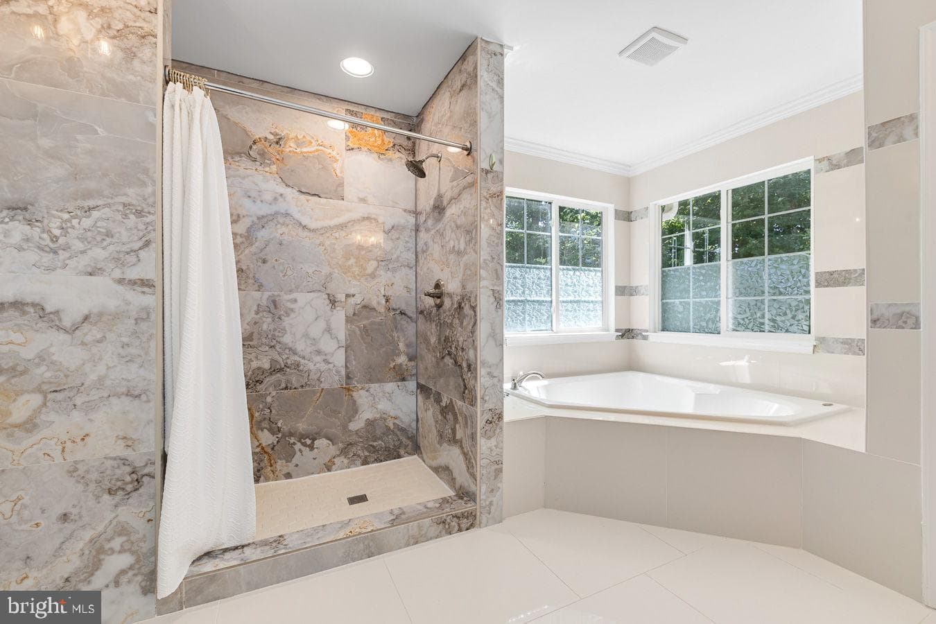 9201 Golf Court photo 44