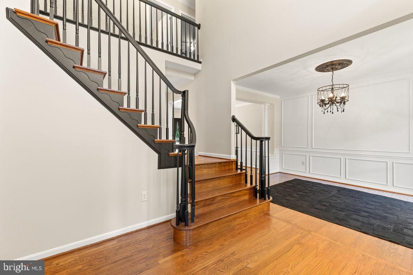 9201 Golf Court photo 6