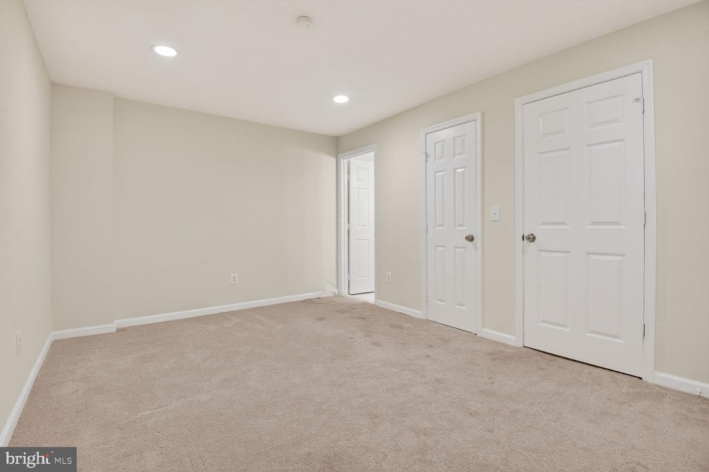352 Kirby Street photo 15