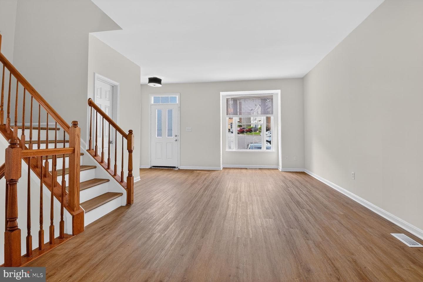 352 Kirby Street photo 5