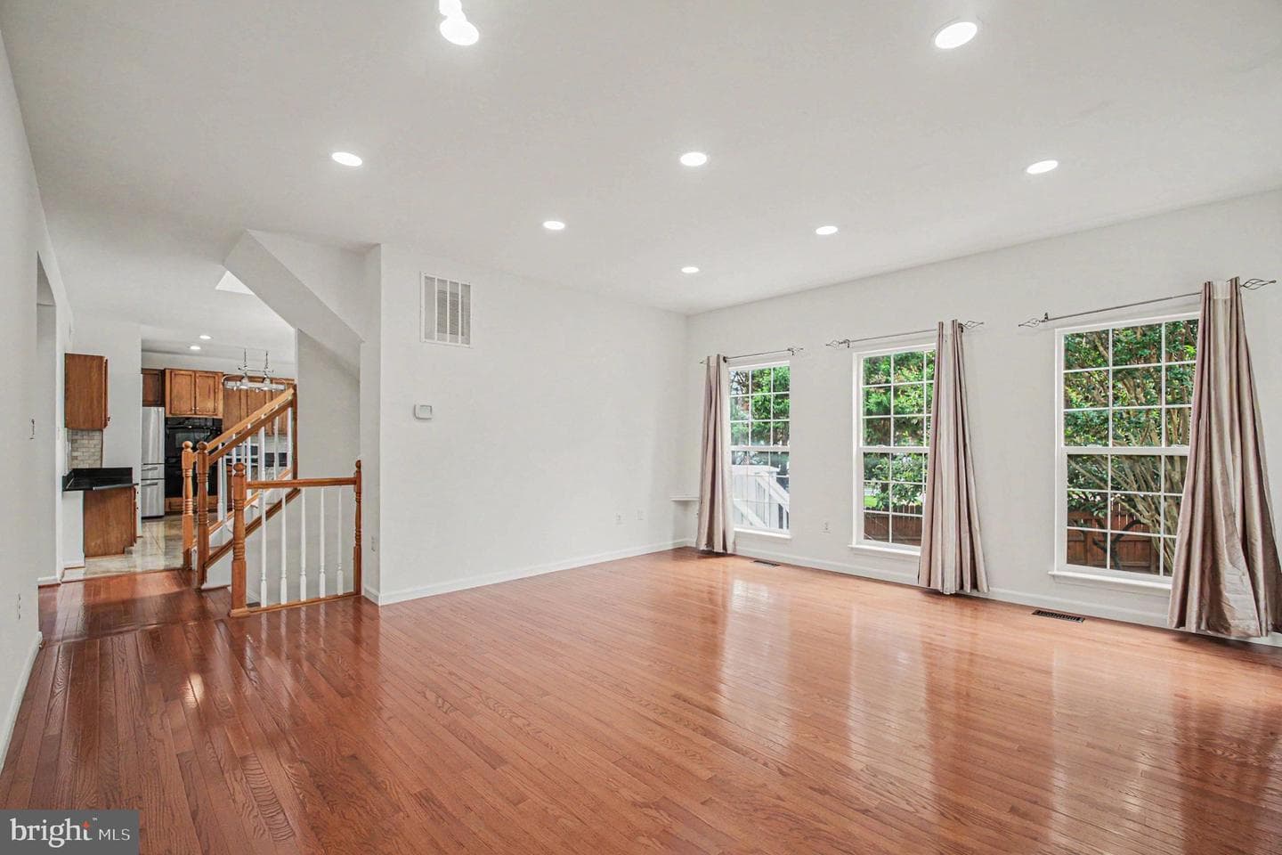 9224 Cynthia Street photo 10