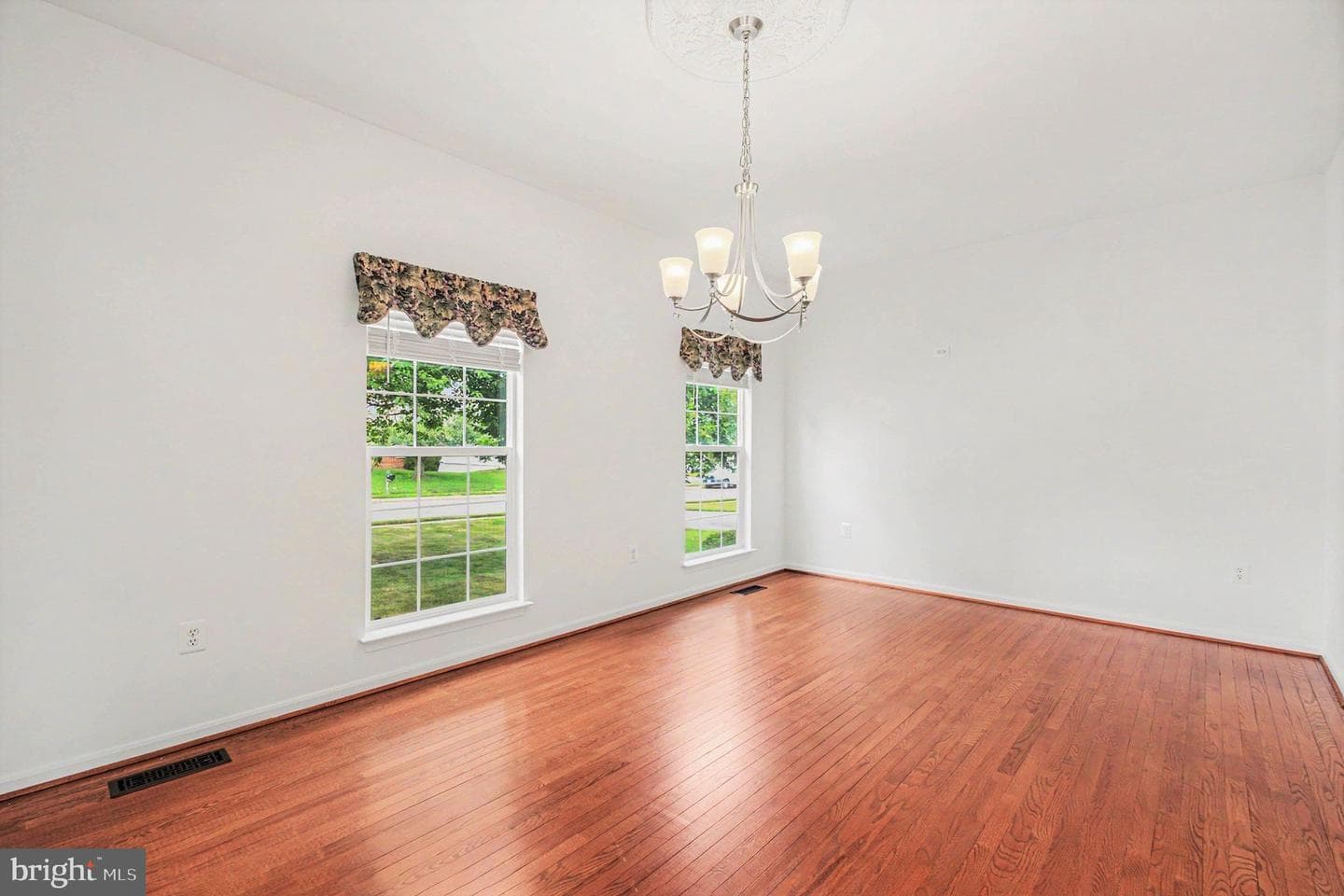 9224 Cynthia Street photo 4