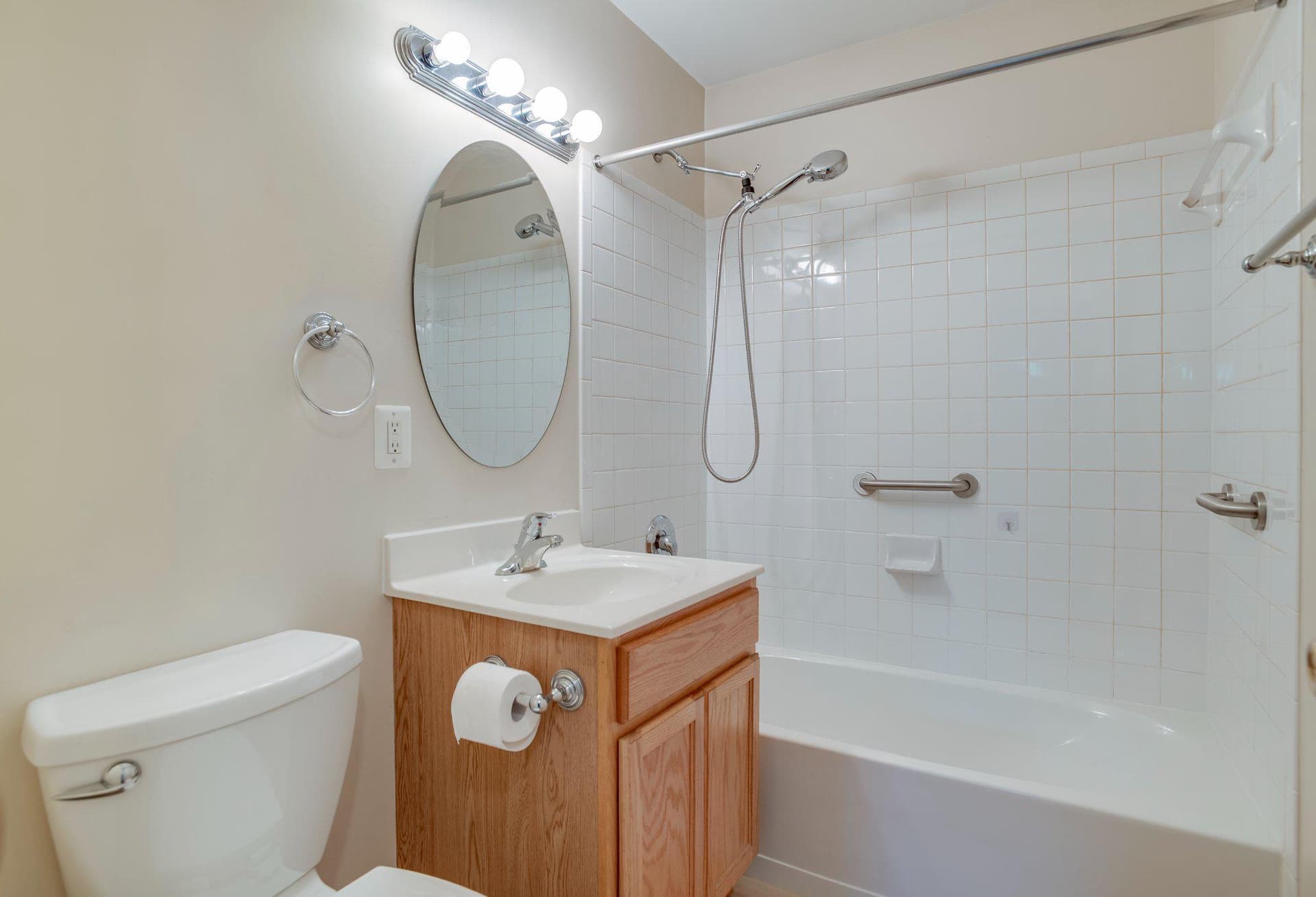 192 Cabbel Drive photo 10