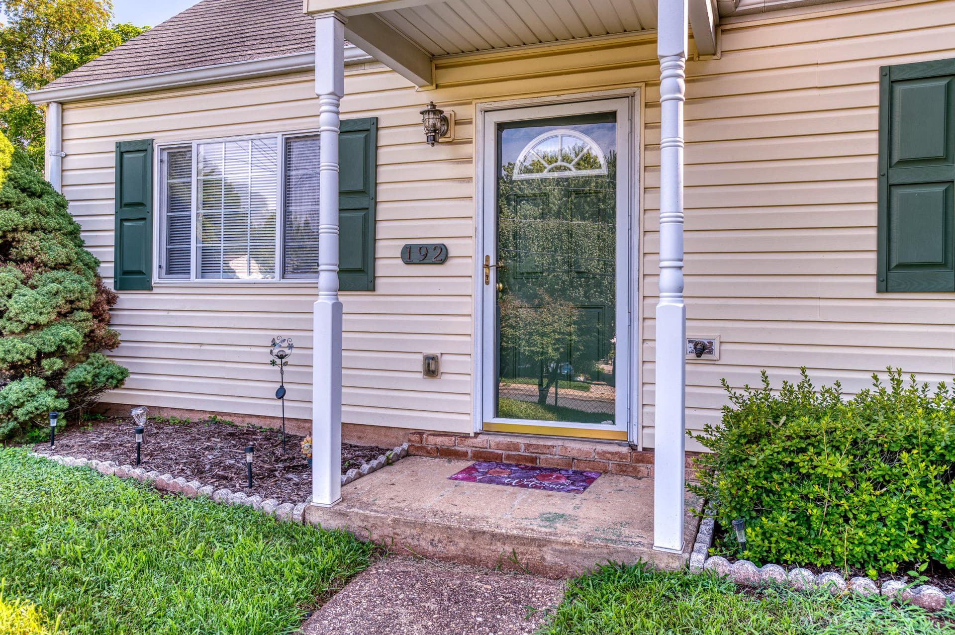 192 Cabbel Drive photo 16