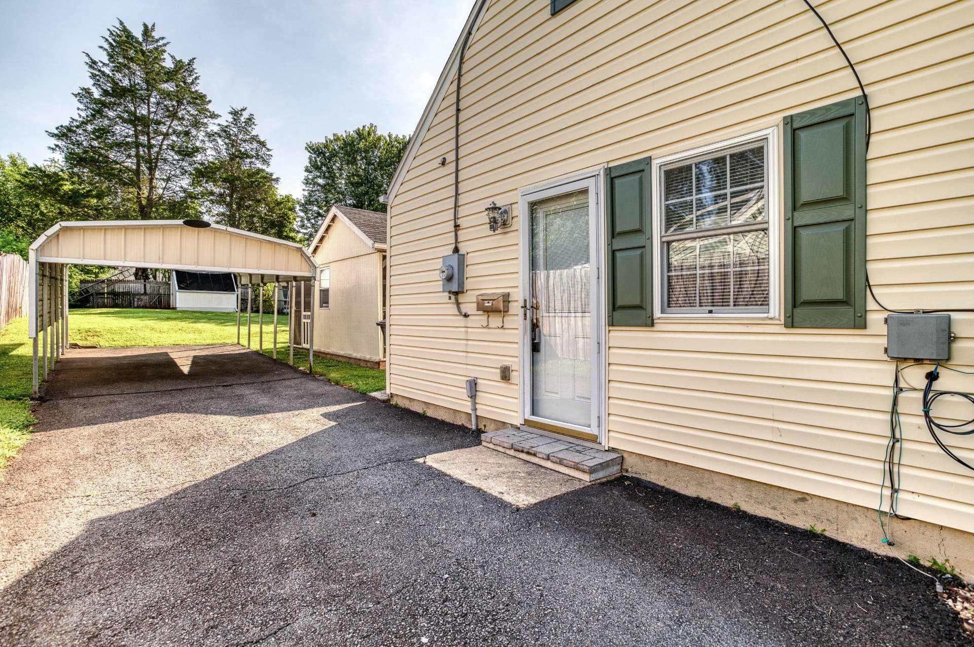 192 Cabbel Drive photo 20