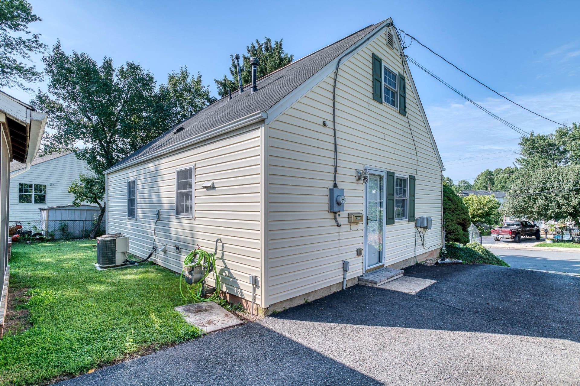 192 Cabbel Drive photo 24