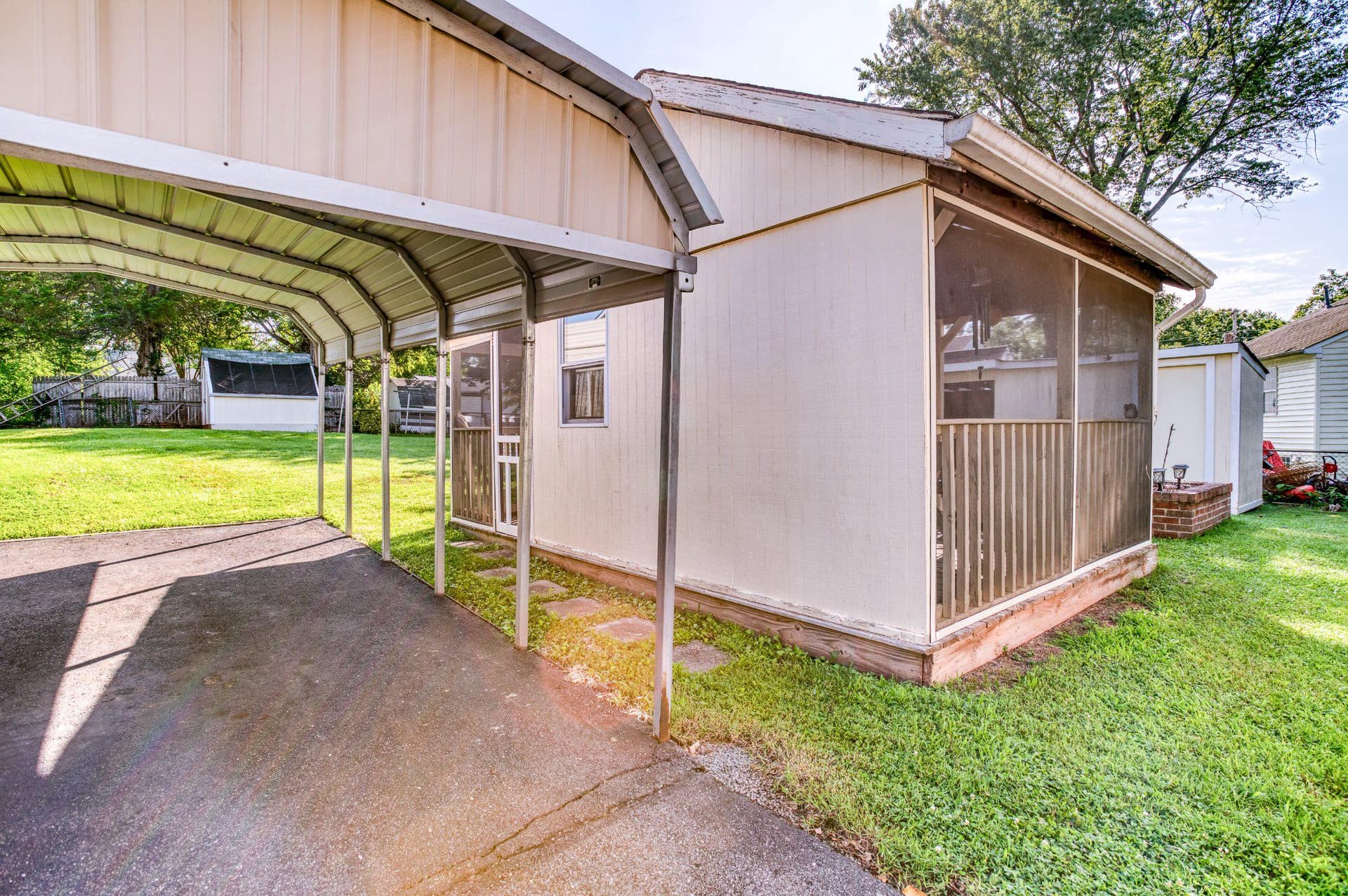 192 Cabbel Drive photo 26