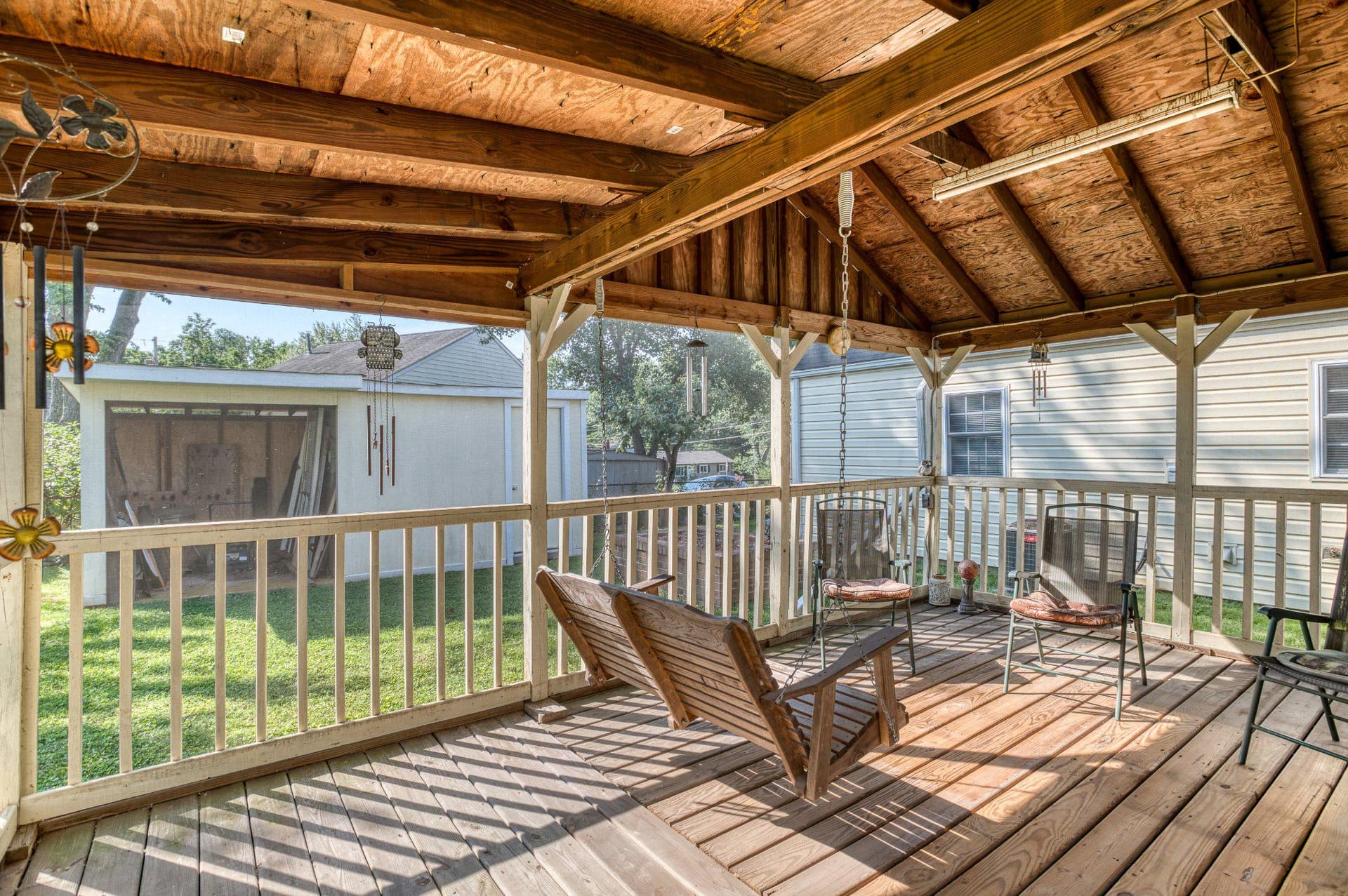 192 Cabbel Drive photo 28