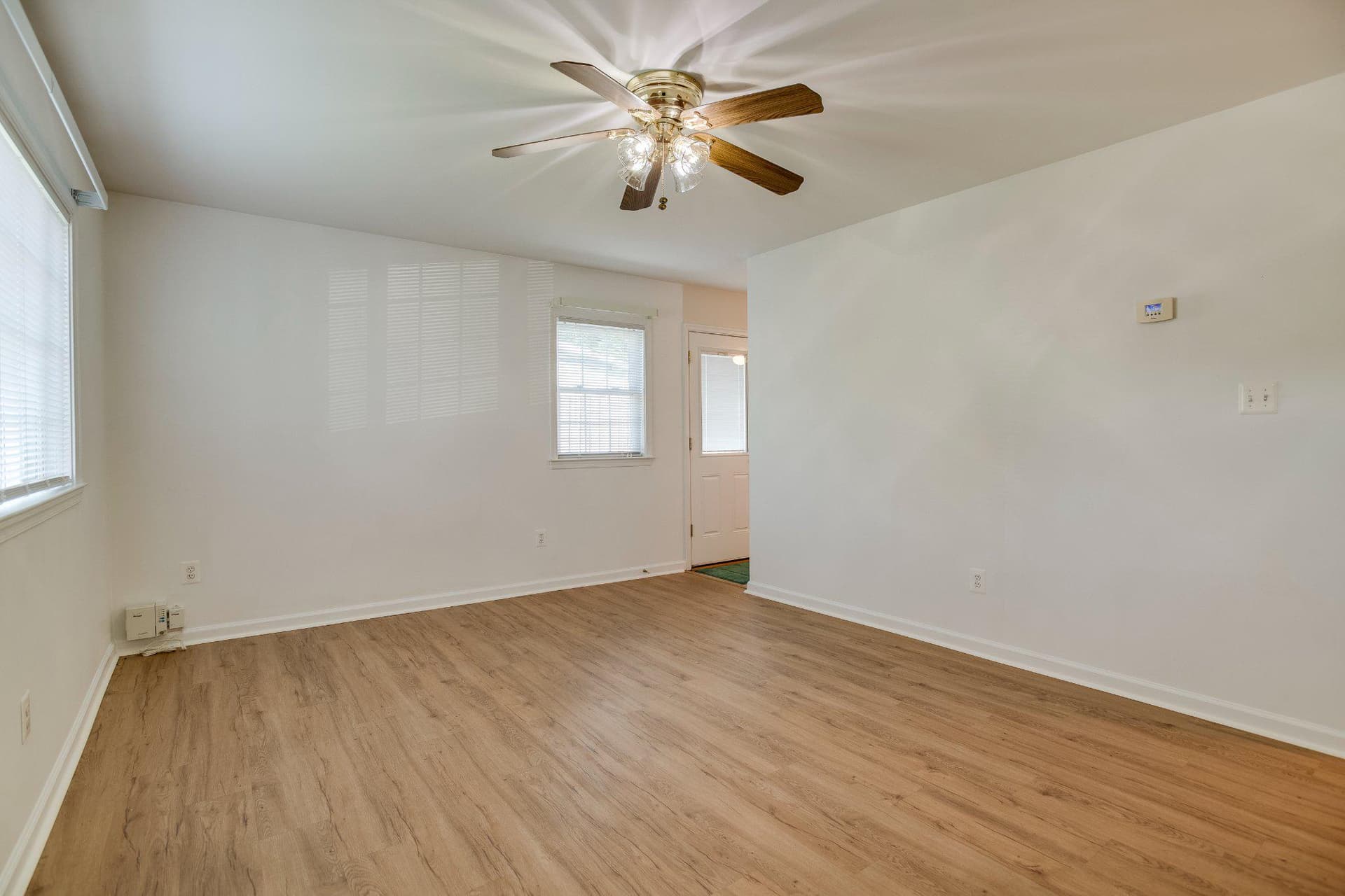 192 Cabbel Drive photo 3