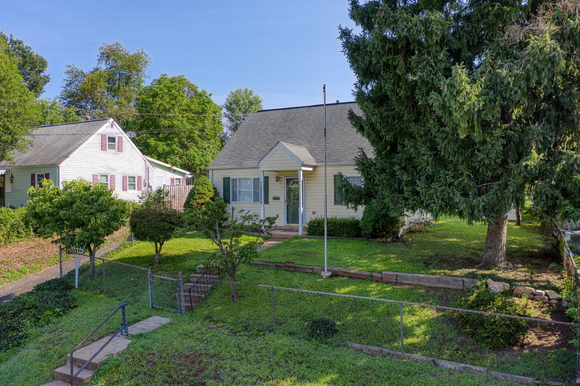 192 Cabbel Drive photo 31