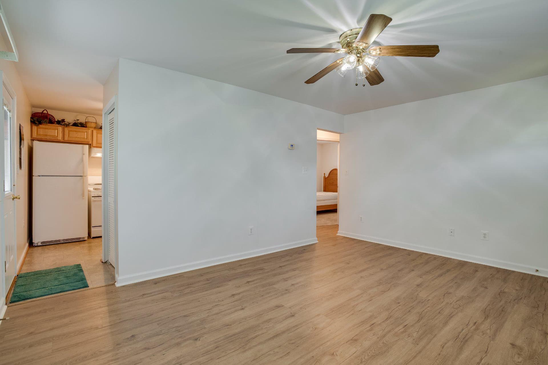 192 Cabbel Drive photo 5