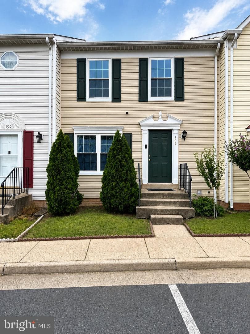 302 Moseby Court photo 1