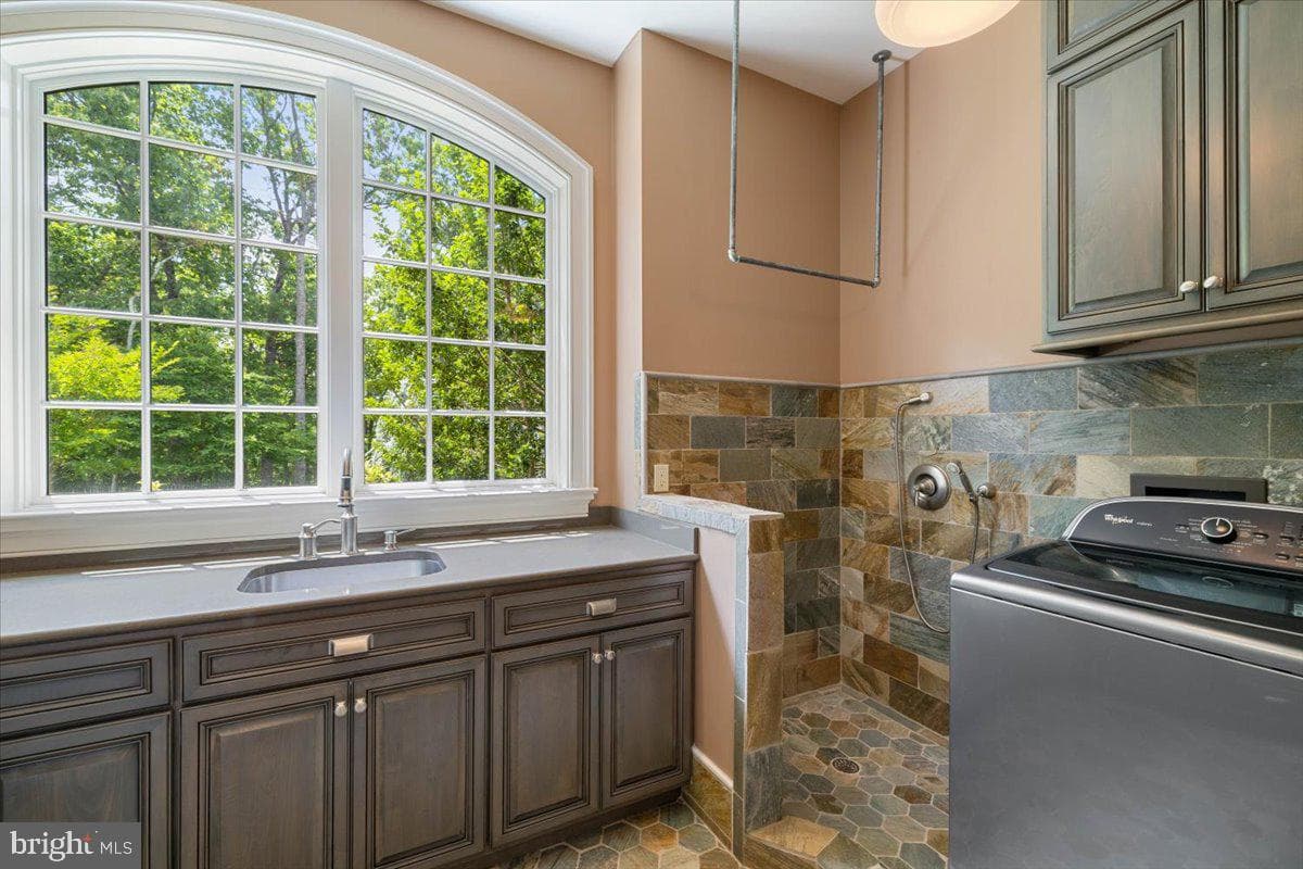 4255 Fortress Drive photo 11