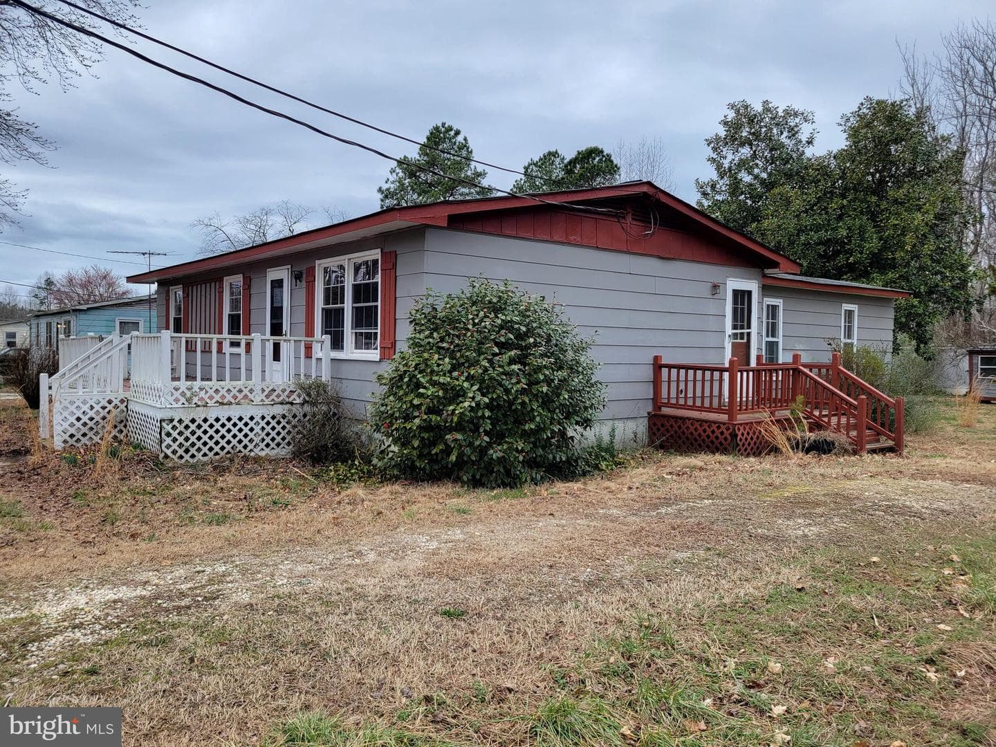 726 Courthouse Drive photo 2