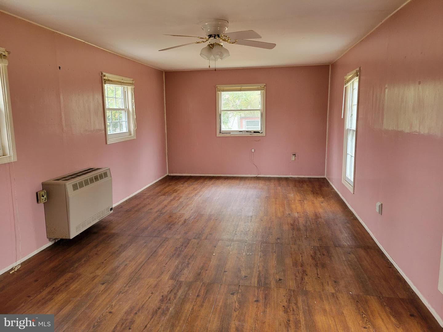 726 Courthouse Drive photo 7