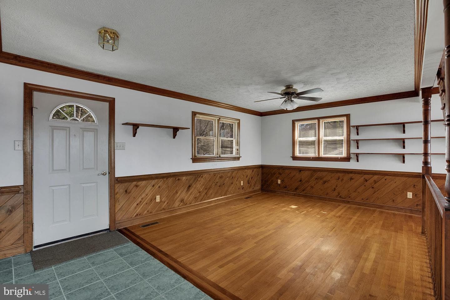 147 Beach Drive photo 28