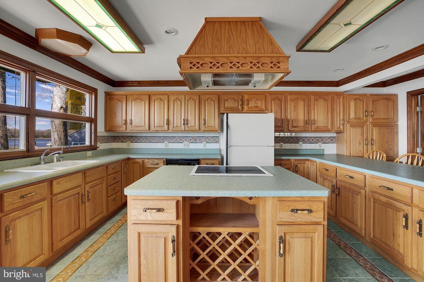 147 Beach Drive photo 40
