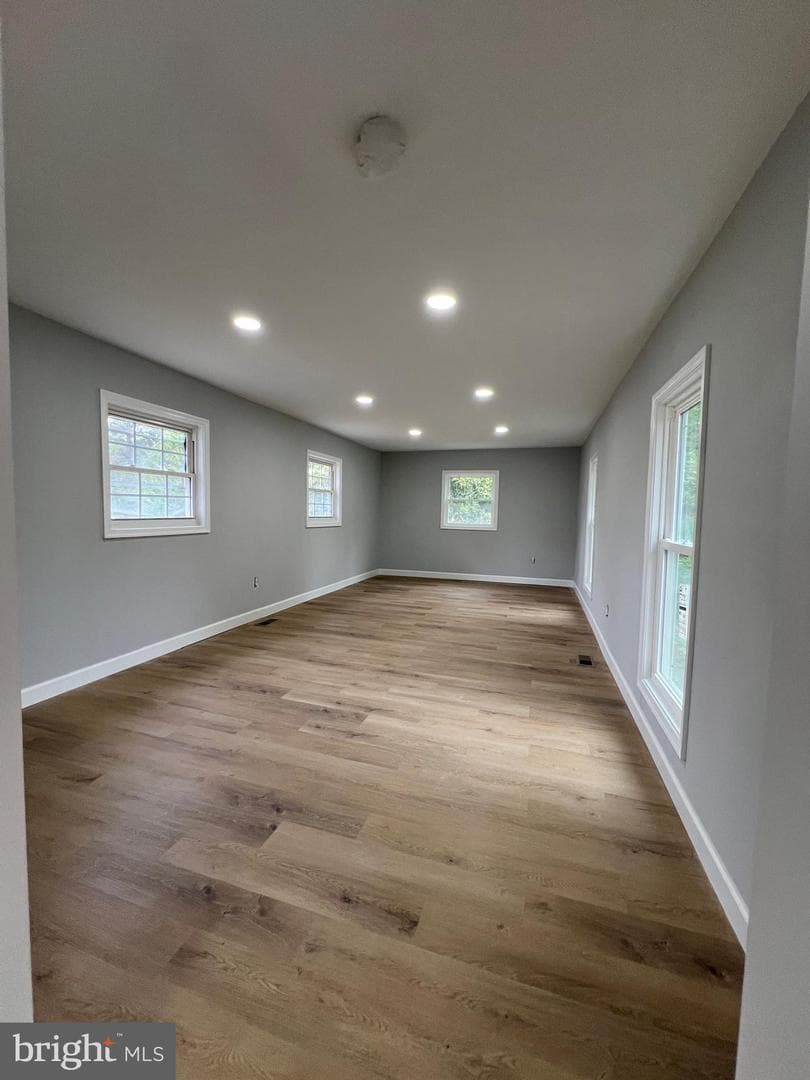 726 Courthouse Drive photo 5