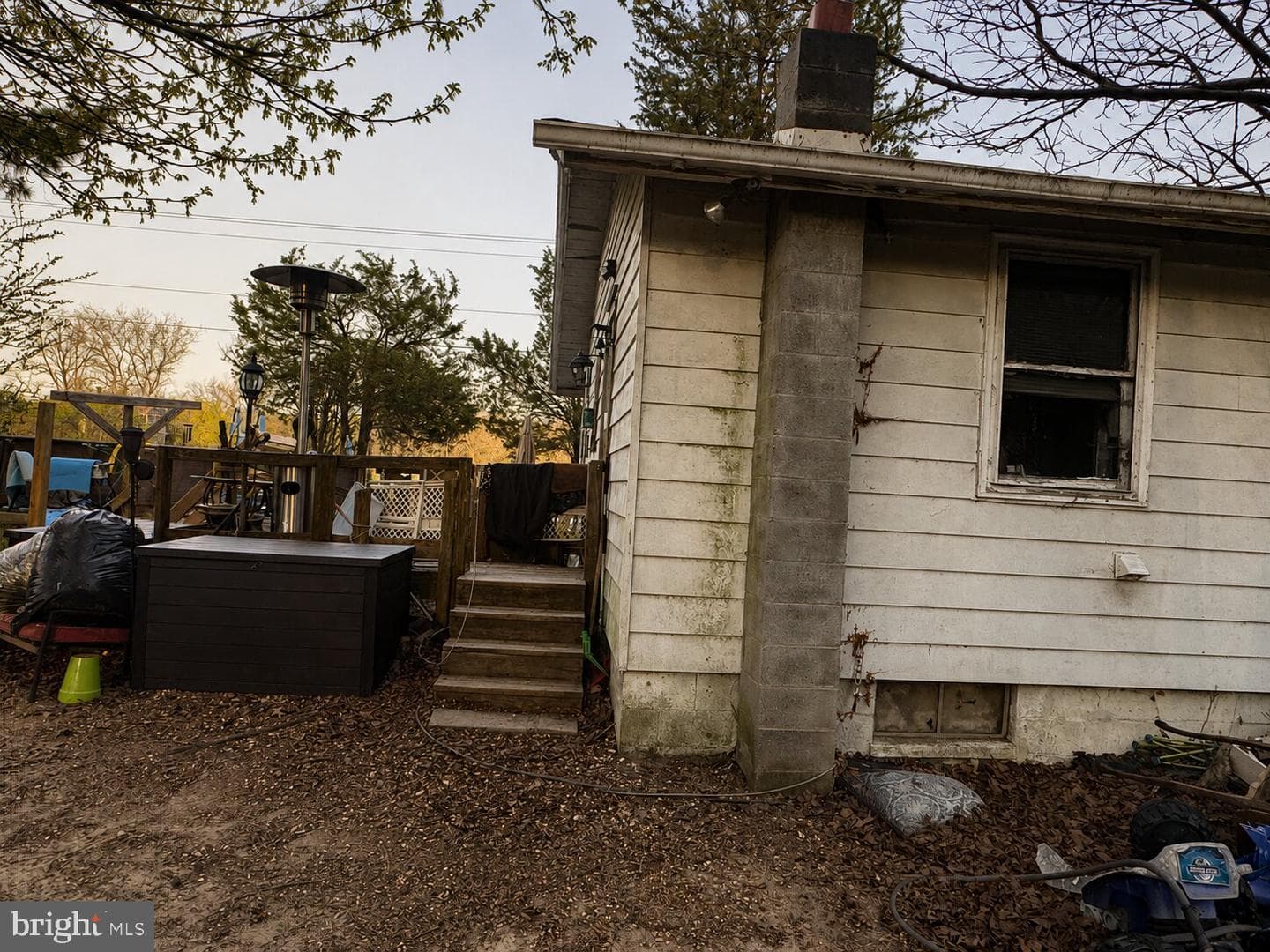 1059 Regent Rd photo 2