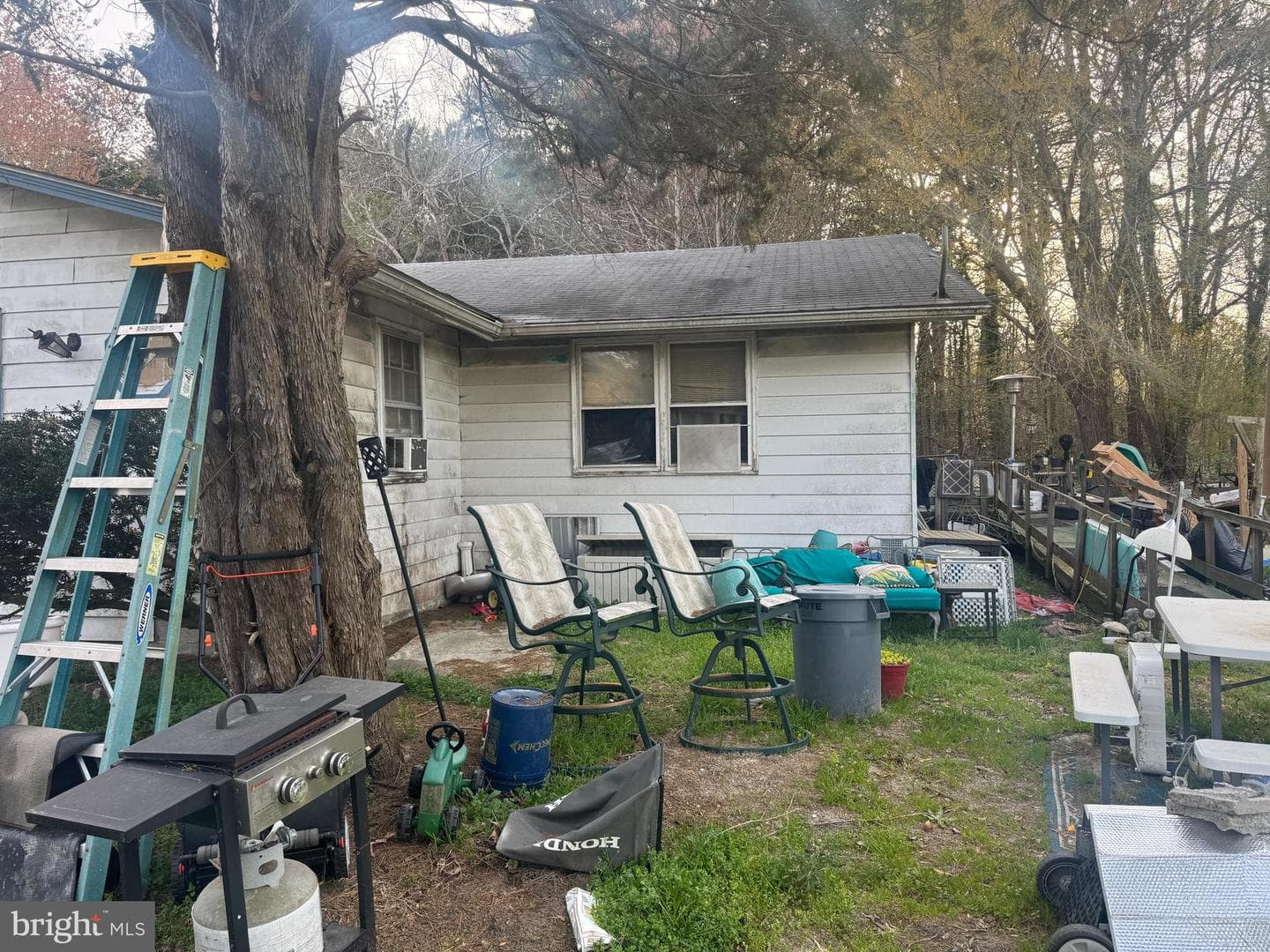 1059 Regent Rd photo 4