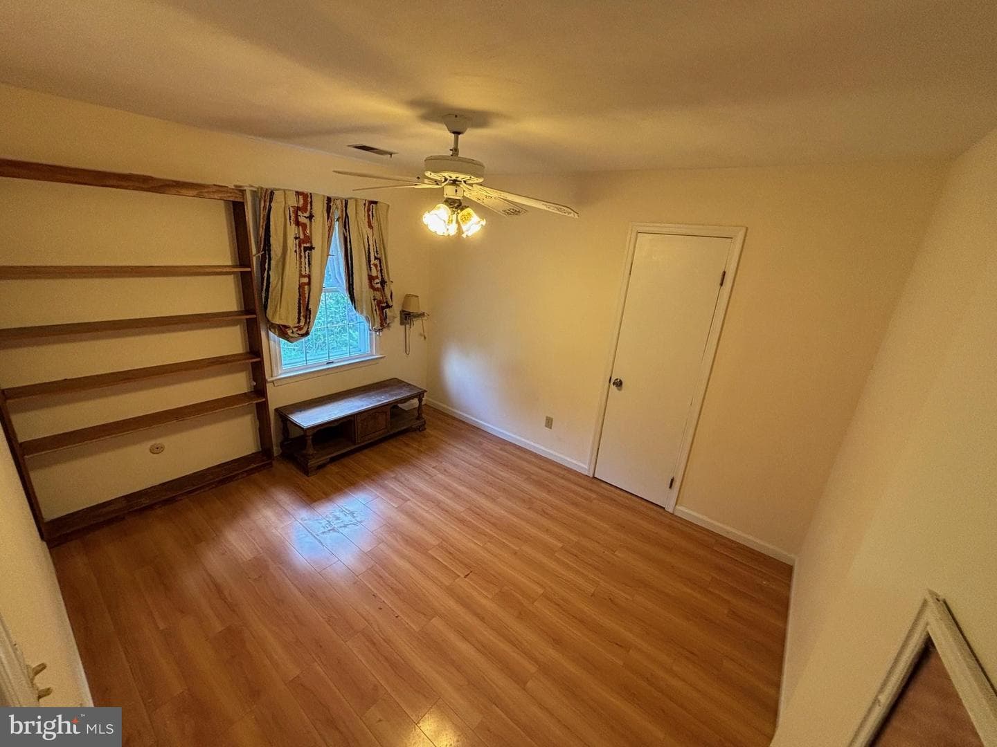 125 W Bay Avenue W photo 8