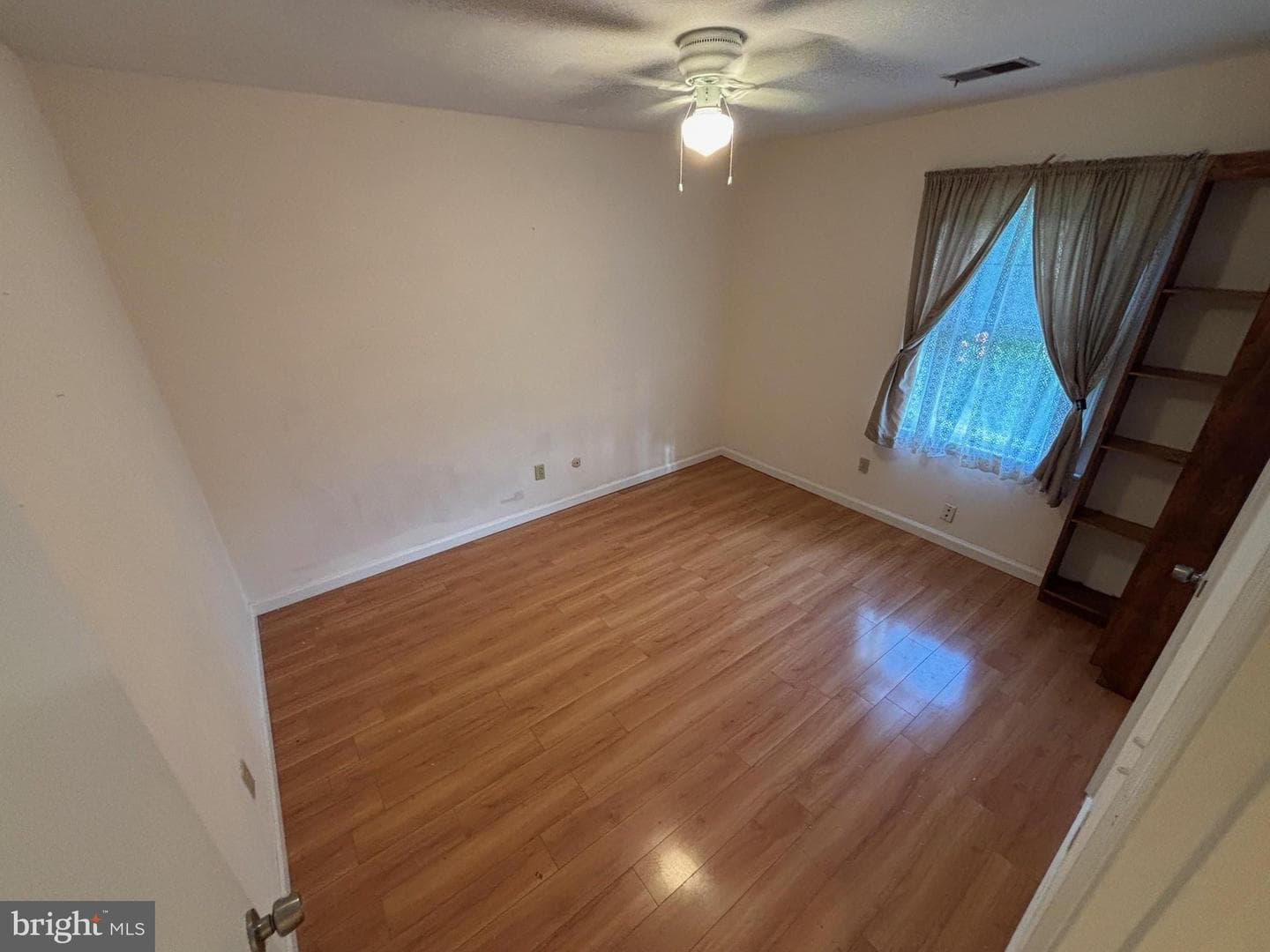 125 W Bay Avenue W photo 9