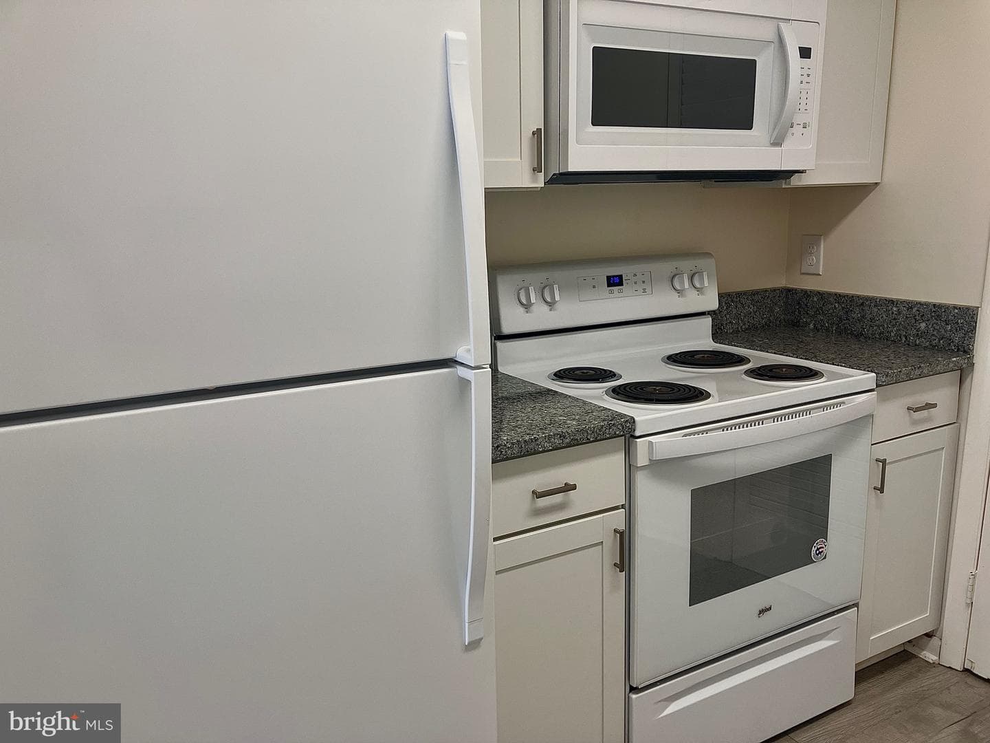 1601 Malibu Place photo 5