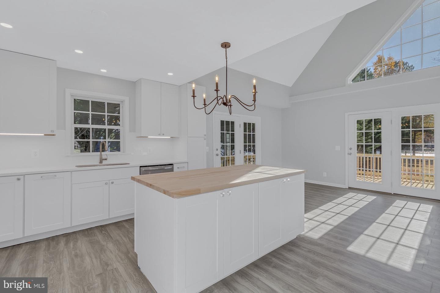 532 Twin Harbor Road photo 11