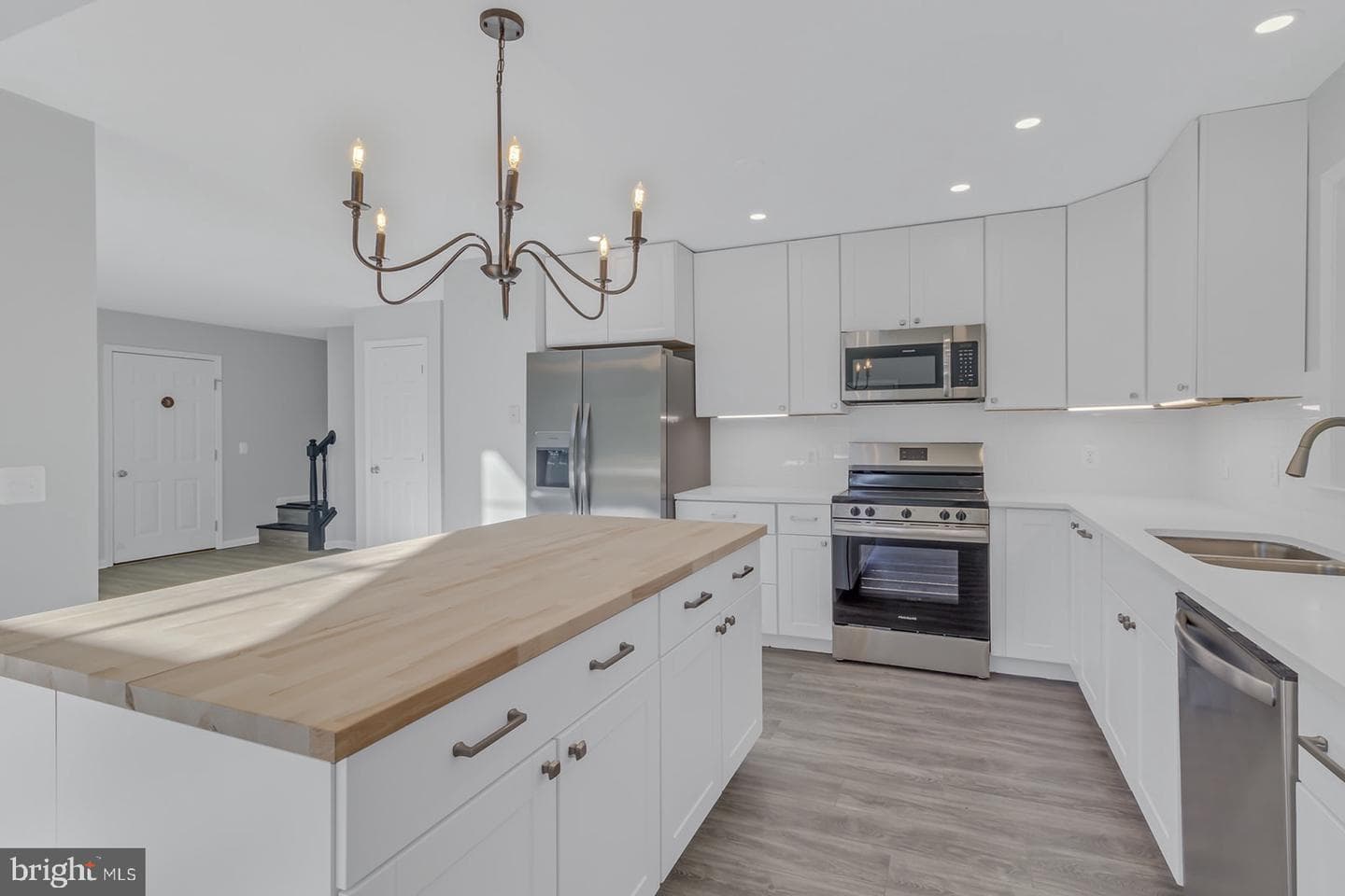 532 Twin Harbor Road photo 9