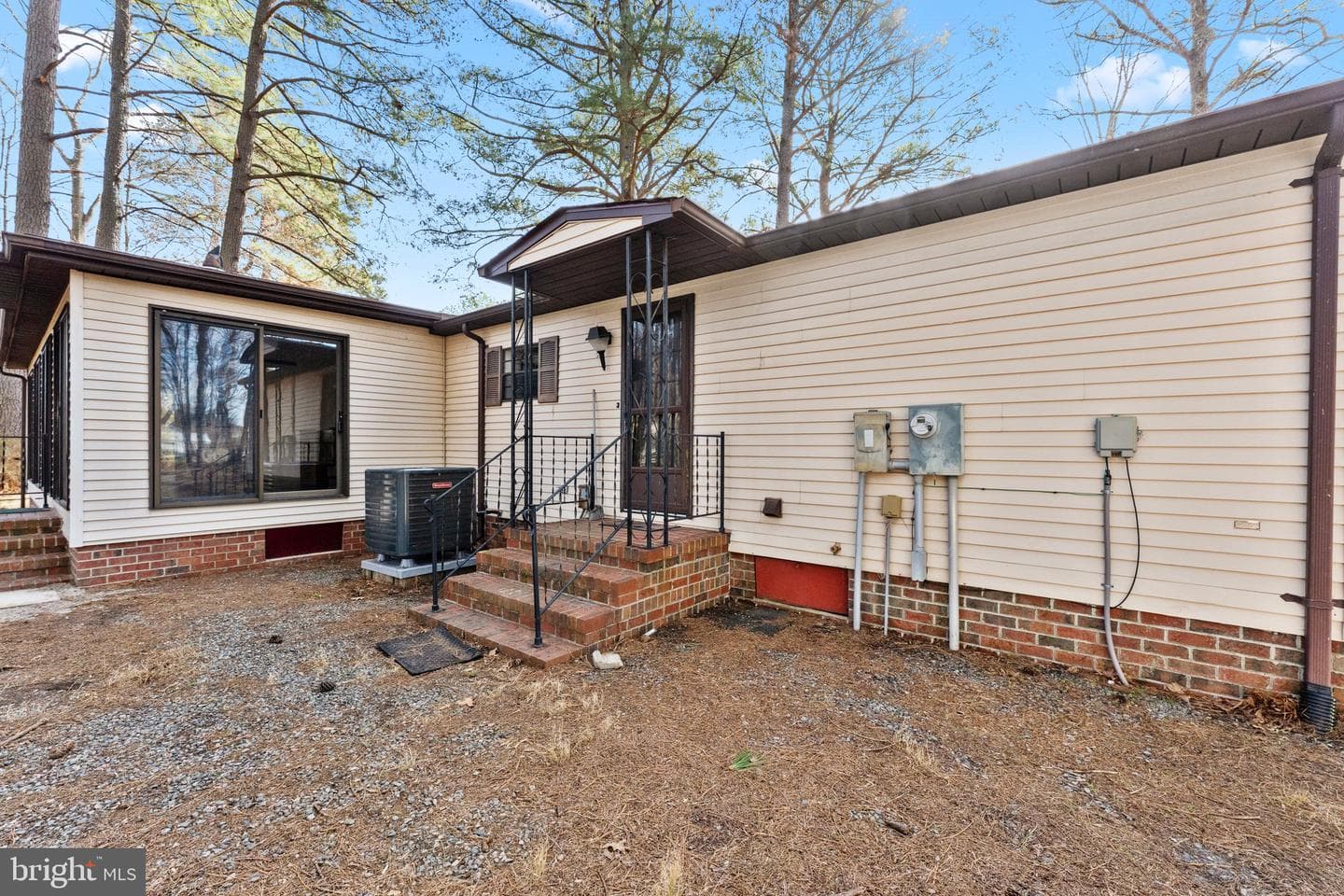 1221 Mundy Point Road photo 8