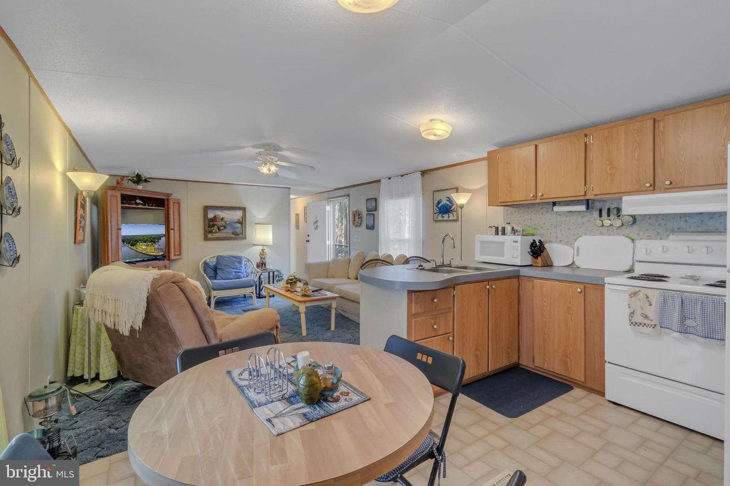 136 Coral Drive photo 9
