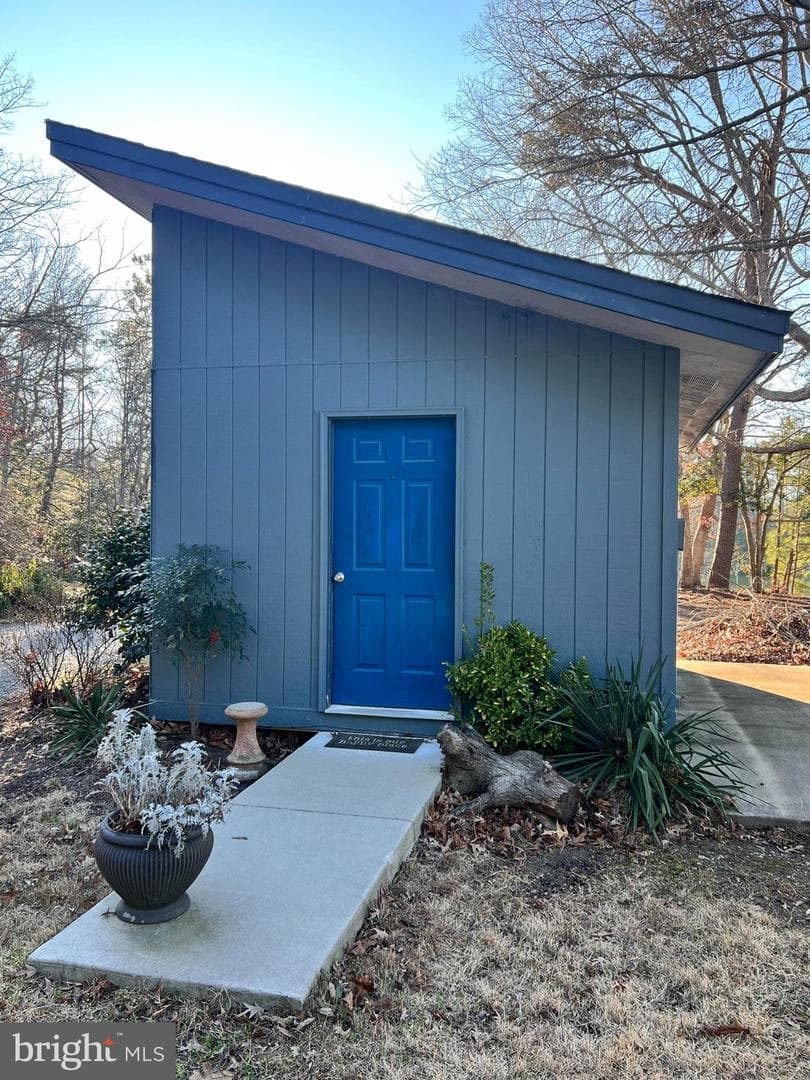 152 Swann Court photo 5