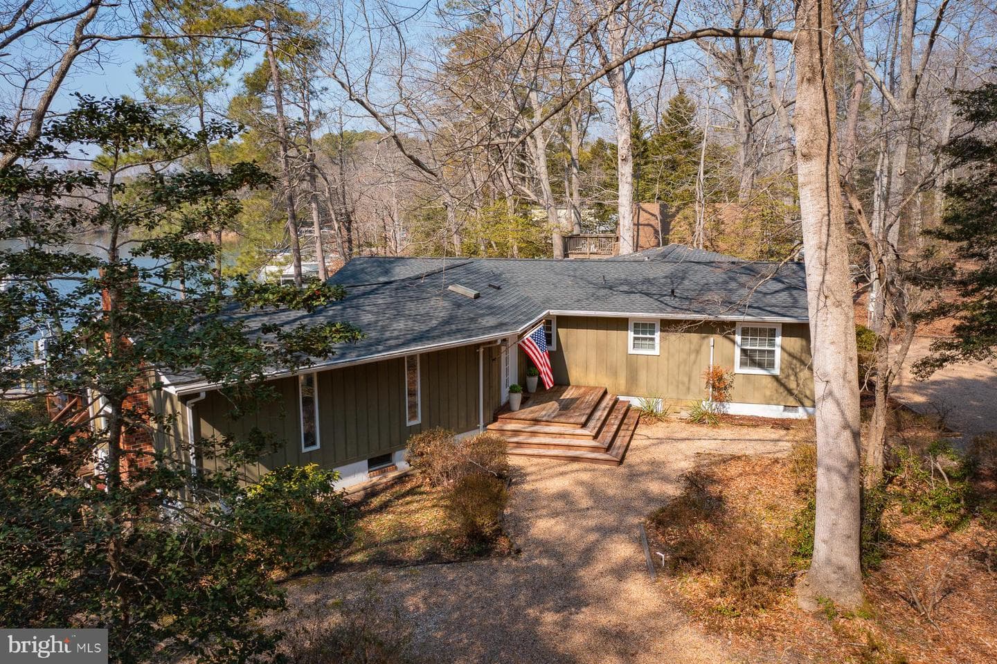 57 Swann Court photo 4