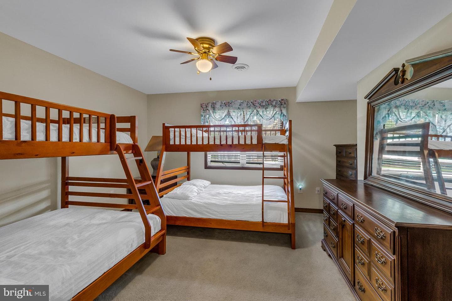 150 East Harbor Drive photo 29