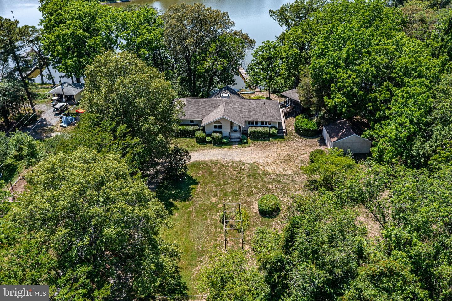 577 Melrose Road photo 4