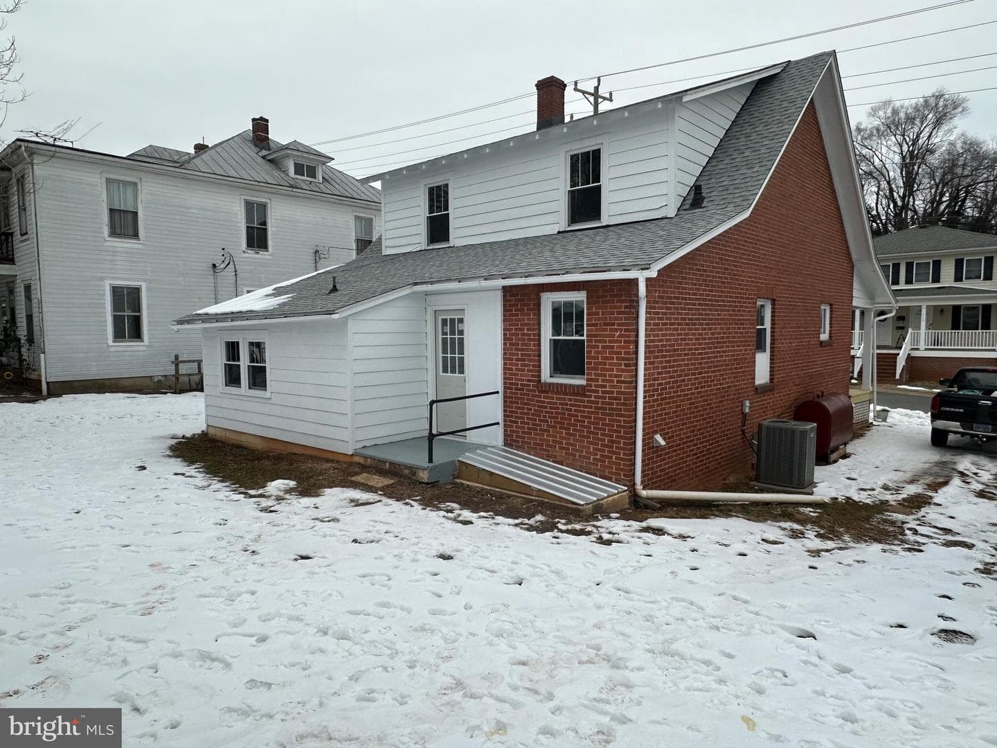 114 W Washington Street photo 31