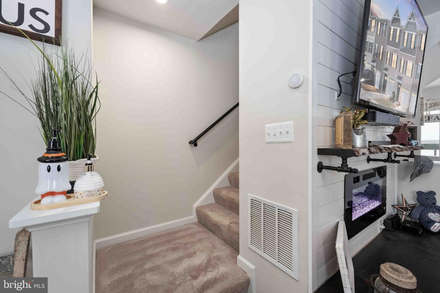2840 Farzi Circle photo 24