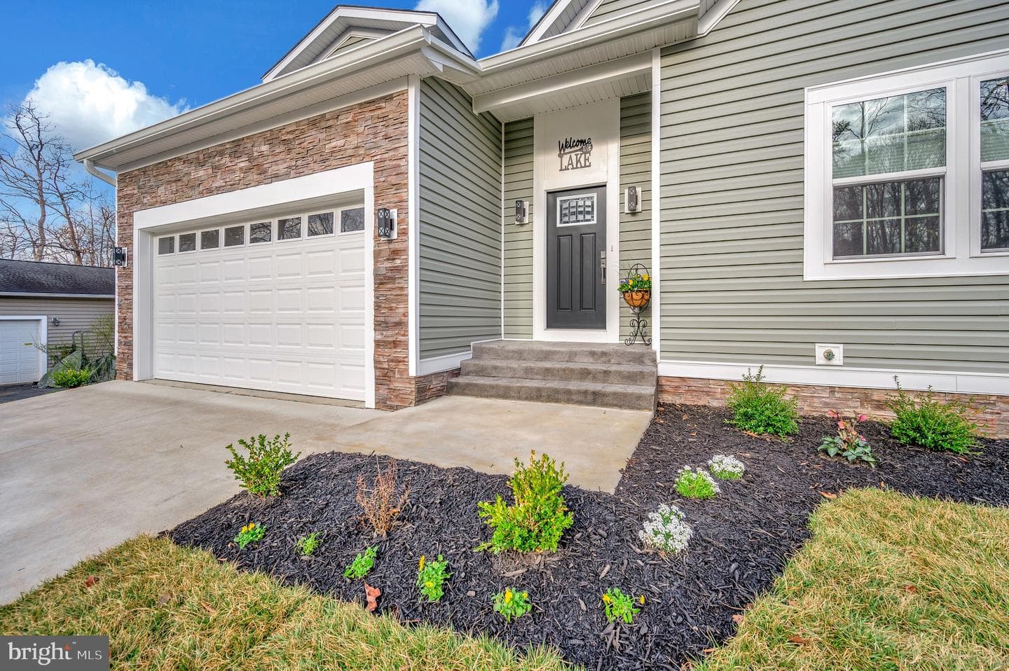 1310 Lakeview Parkway photo 2