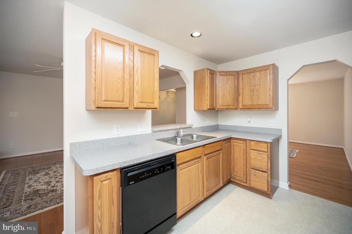 142 Washington Street photo 15