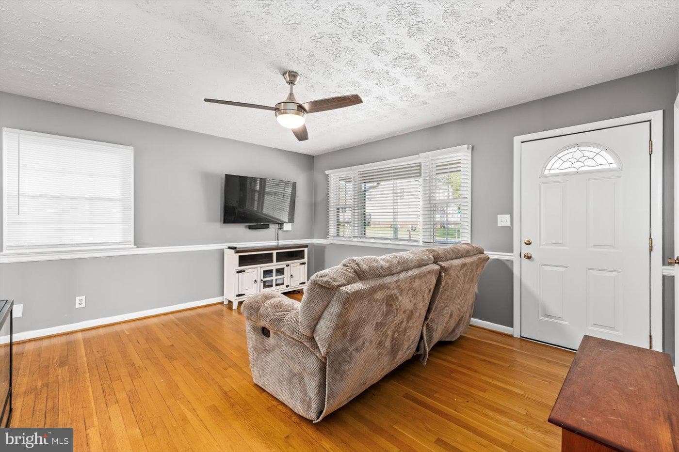 316 Grove Avenue photo 5