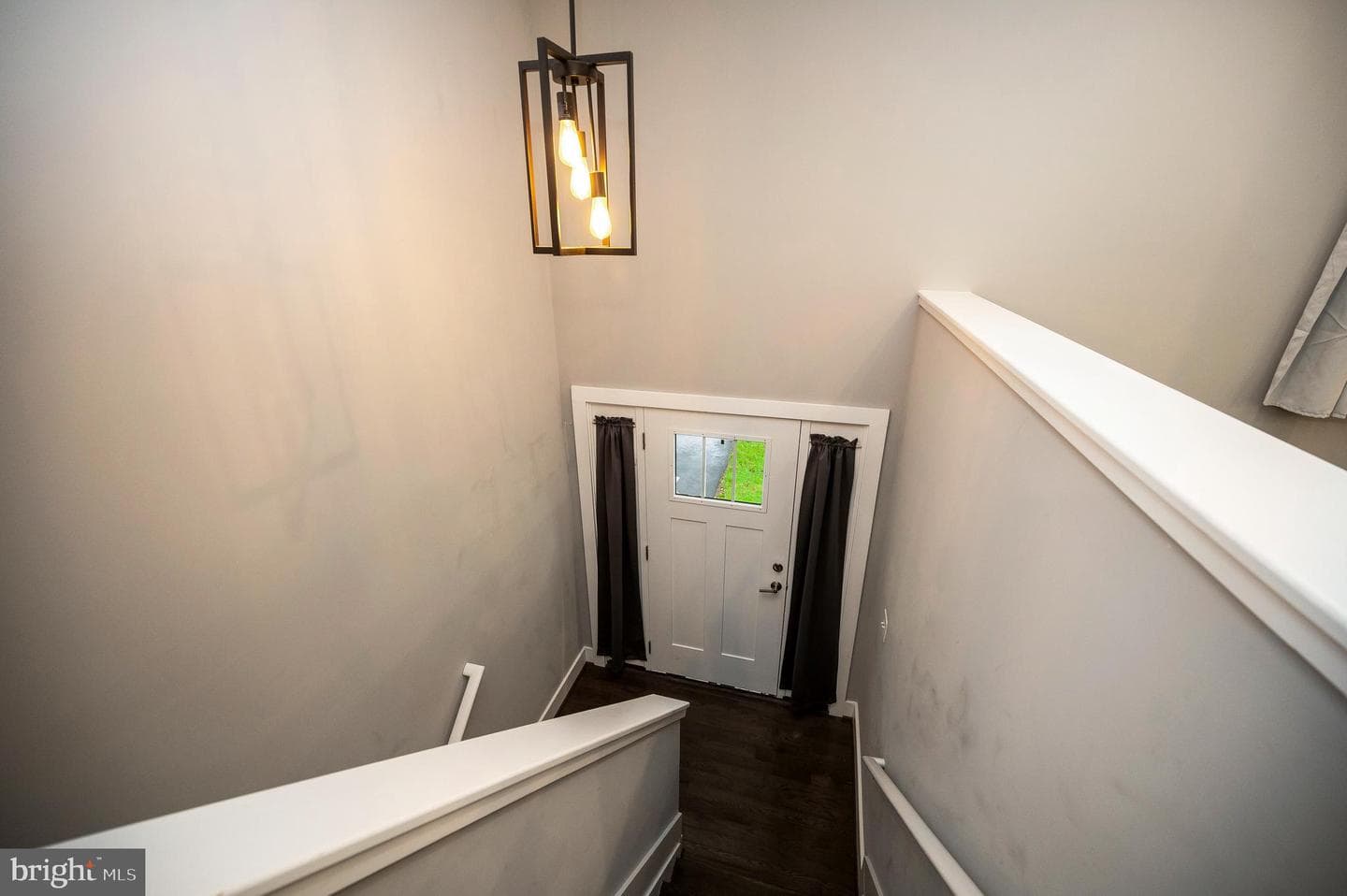 706 Lakeview Parkway photo 2