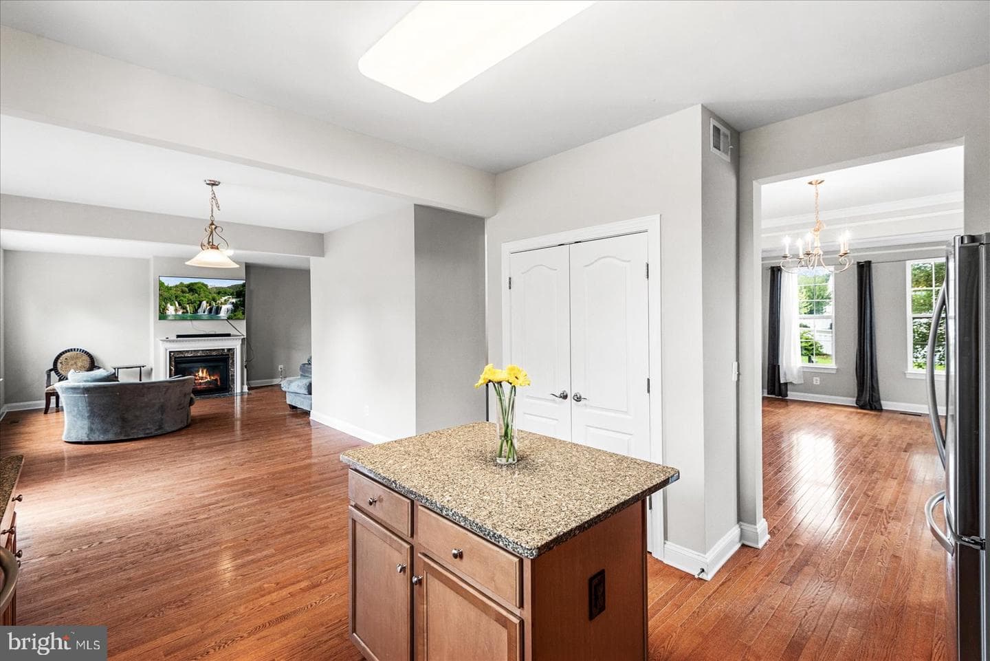 1461 Chesterfield Road photo 11