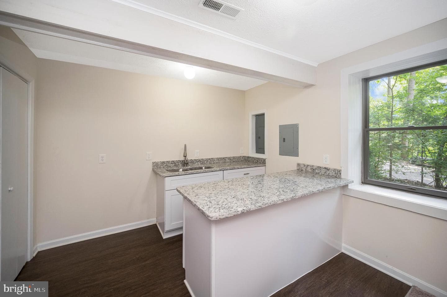 106 Cumberland Circle photo 24