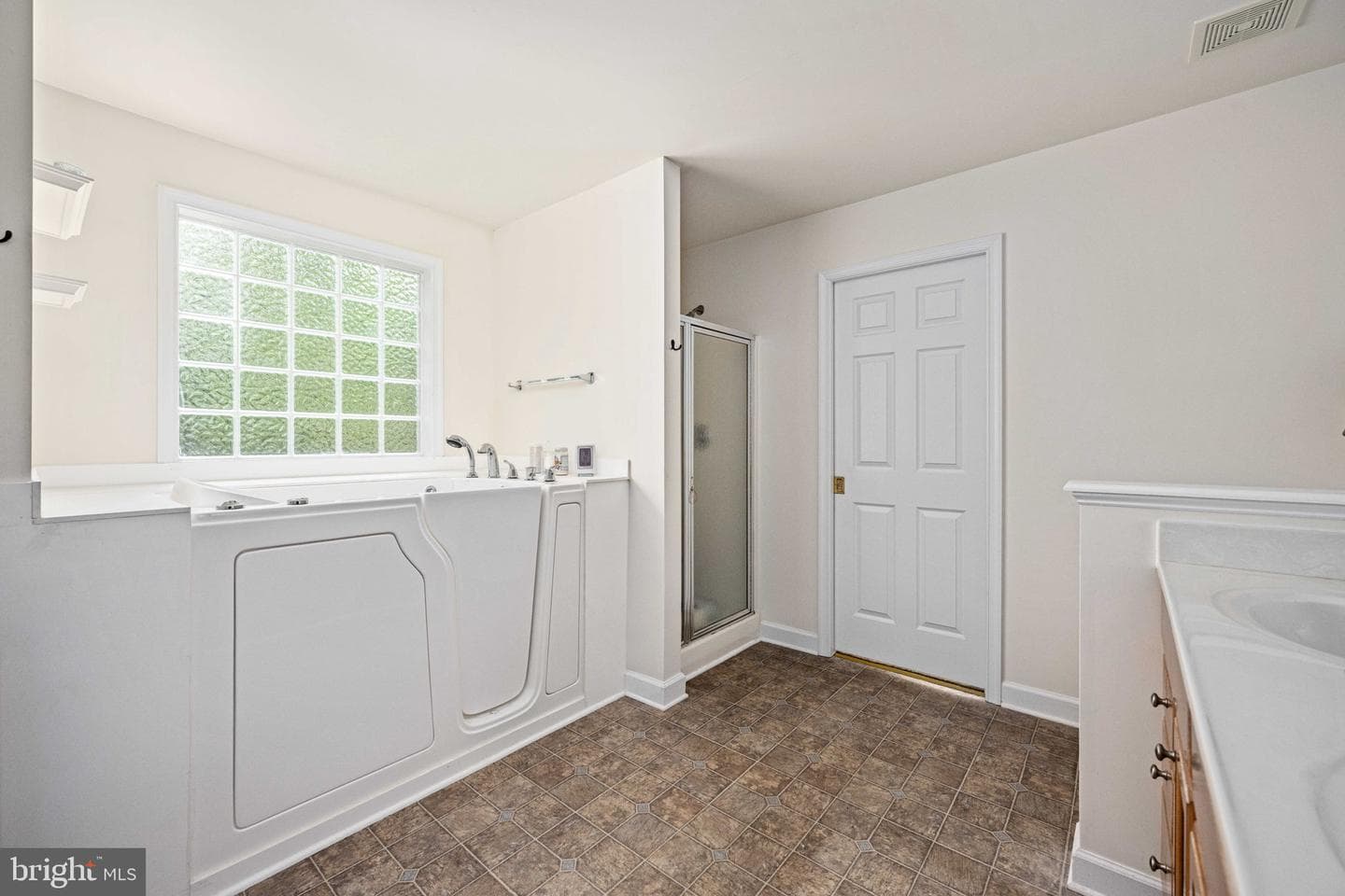 209 Edgemont Lane photo 24
